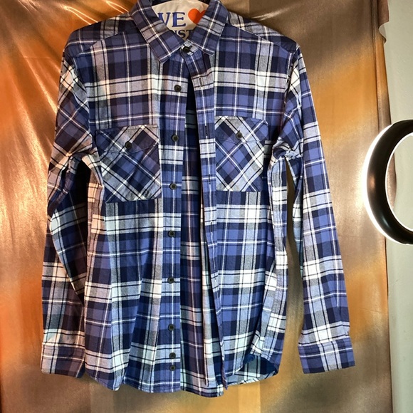 Blue‎ plaid Harley-Davidson Large shirt. 44” chest. 350. Freshly dry-cleaned